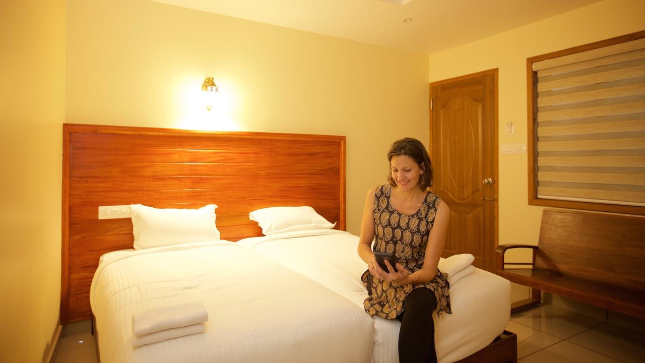 Roses Inn Fortkochi Exterior photo